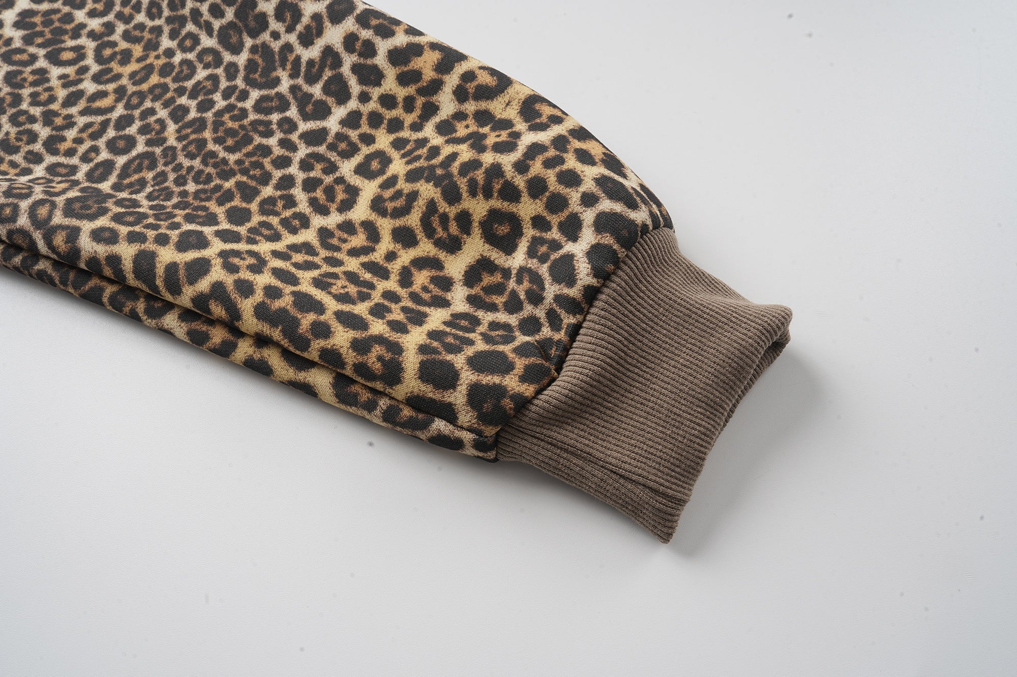 3-6-5.shop Leopard Graphic Zip-Up Hoodie