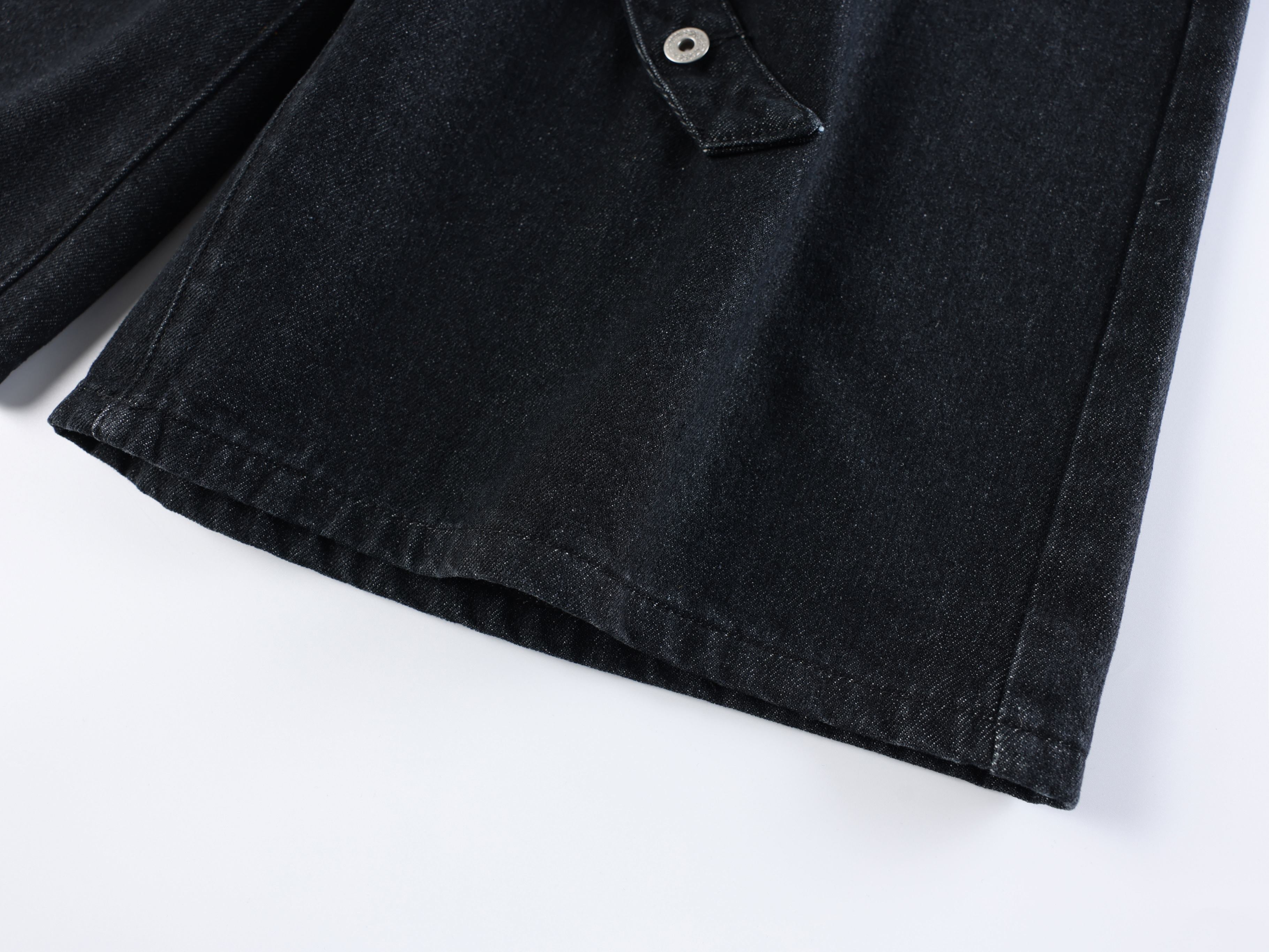 3-6-5.shop “Arc Button Wide Denim Shorts”
