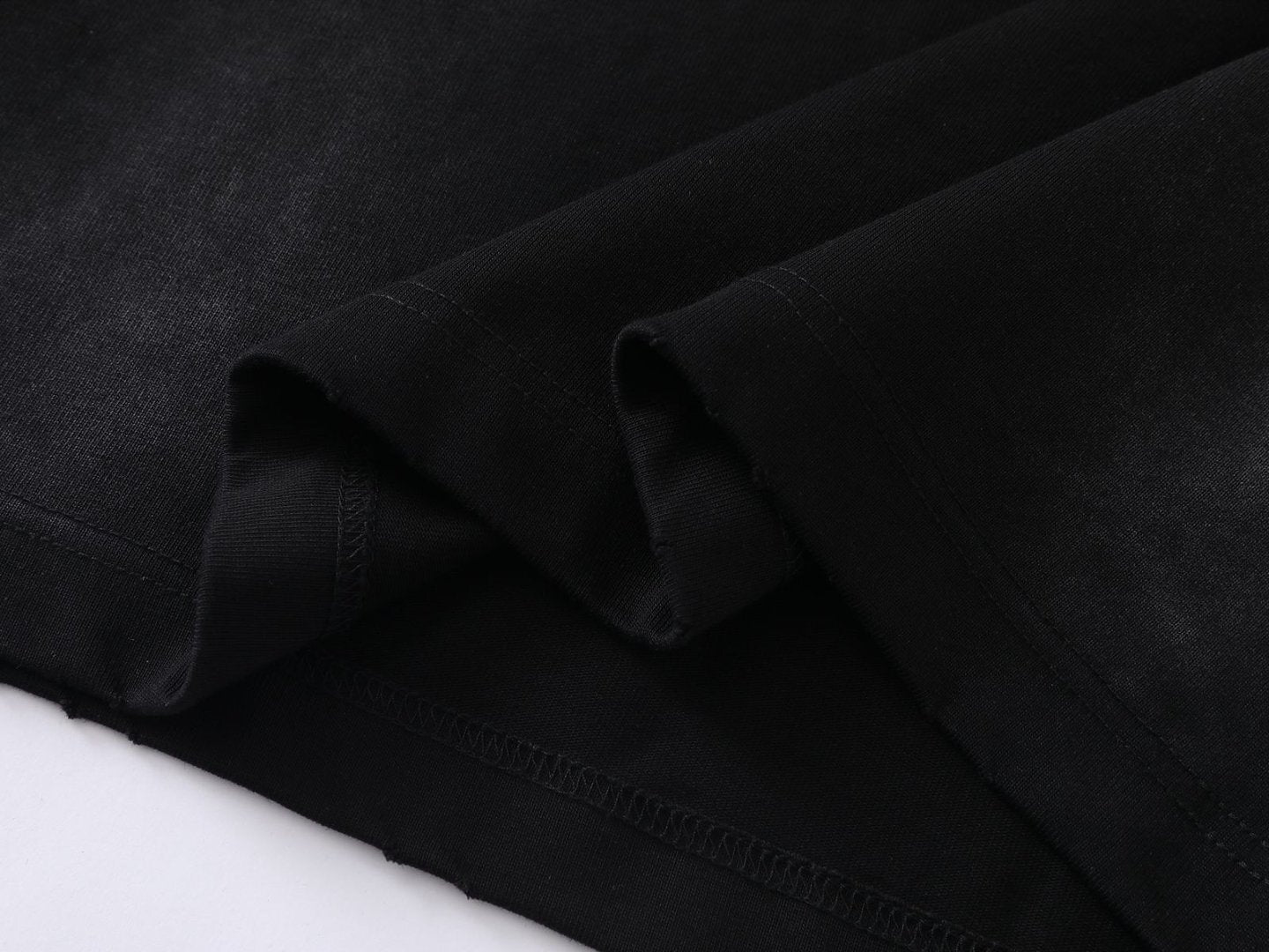 3-6-5.shop Vintage Crest Graphic T-Shirt