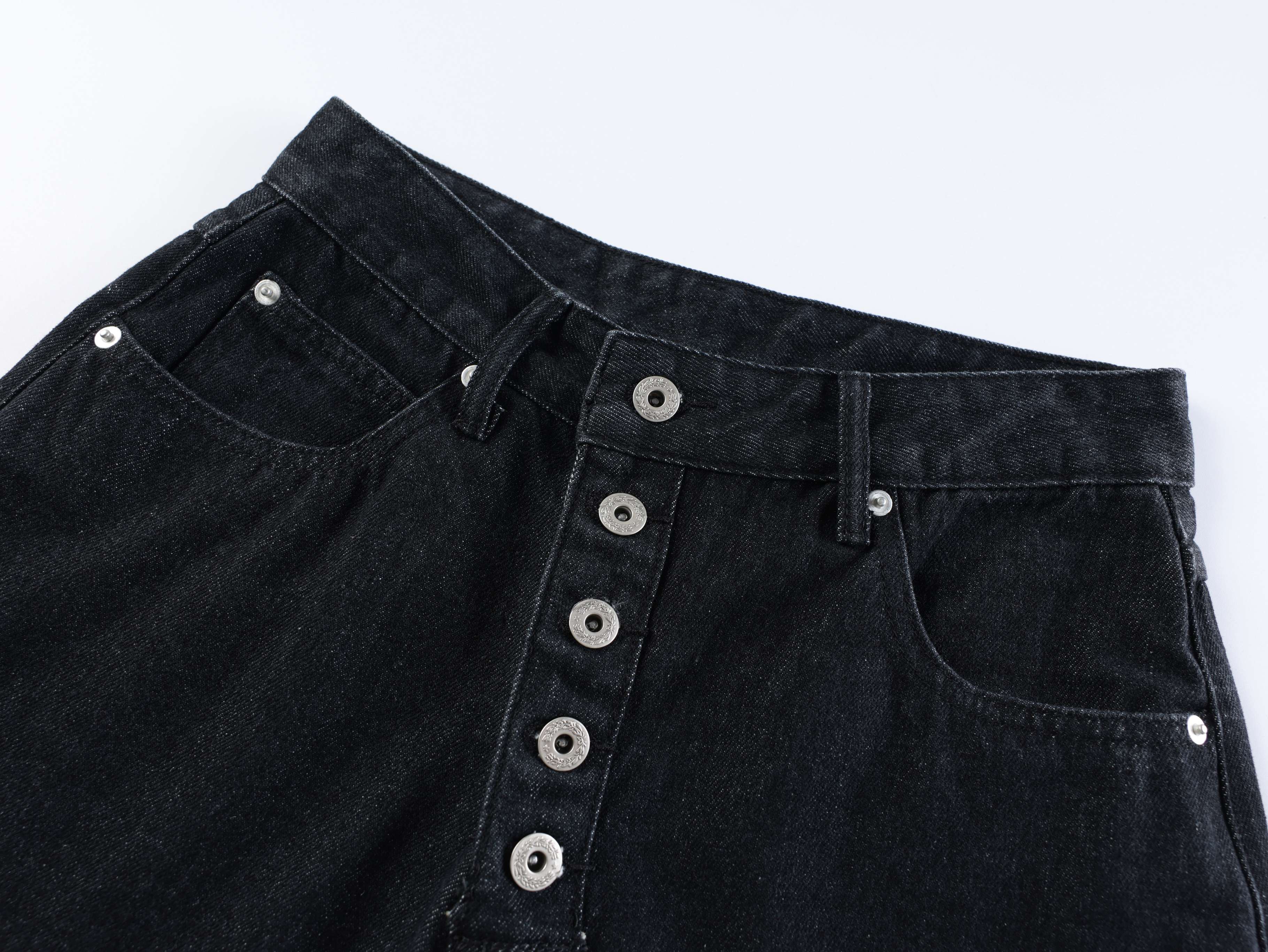 3-6-5.shop “Arc Button Wide Denim Shorts”