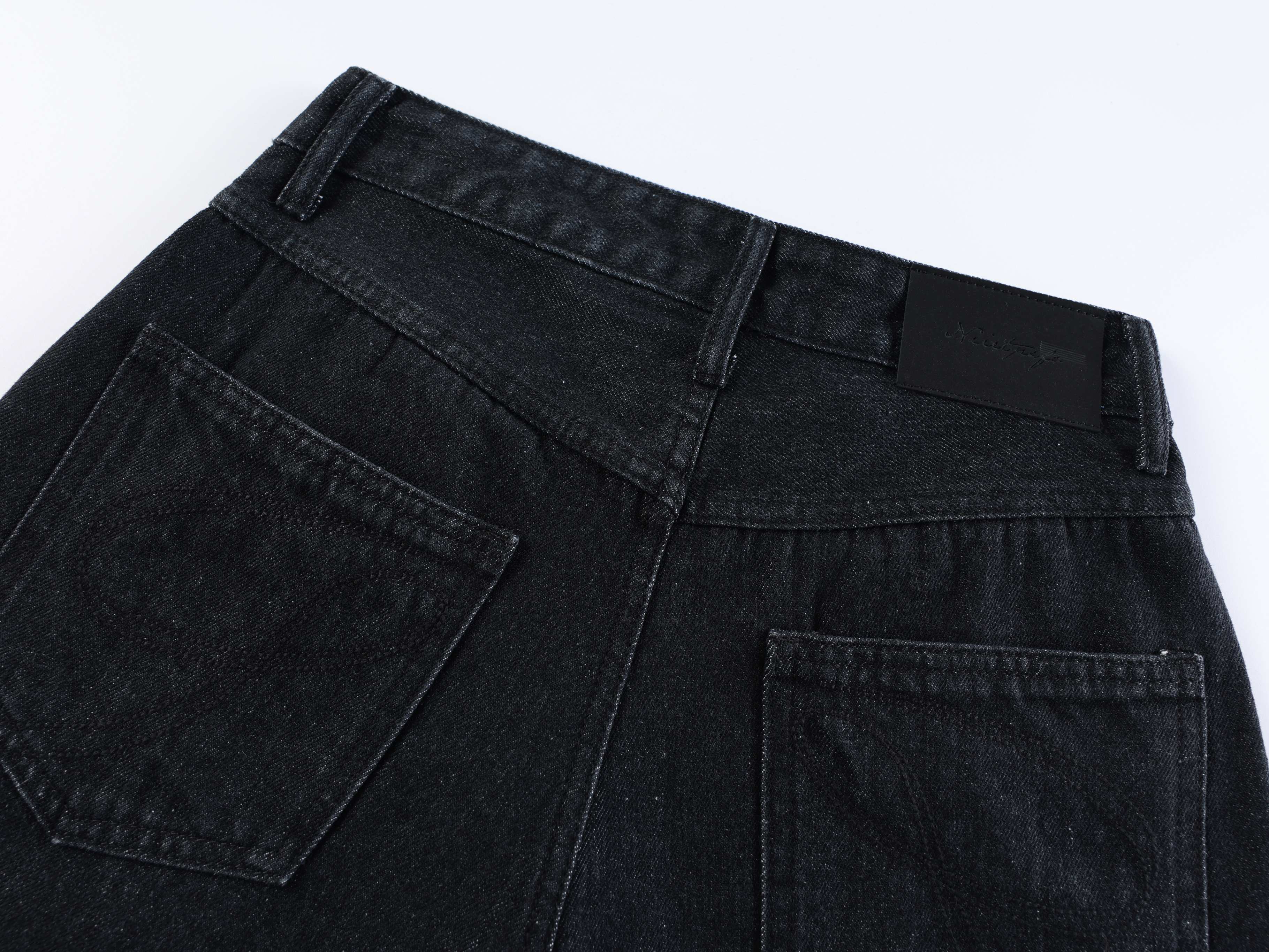3-6-5.shop “Arc Button Wide Denim Shorts”