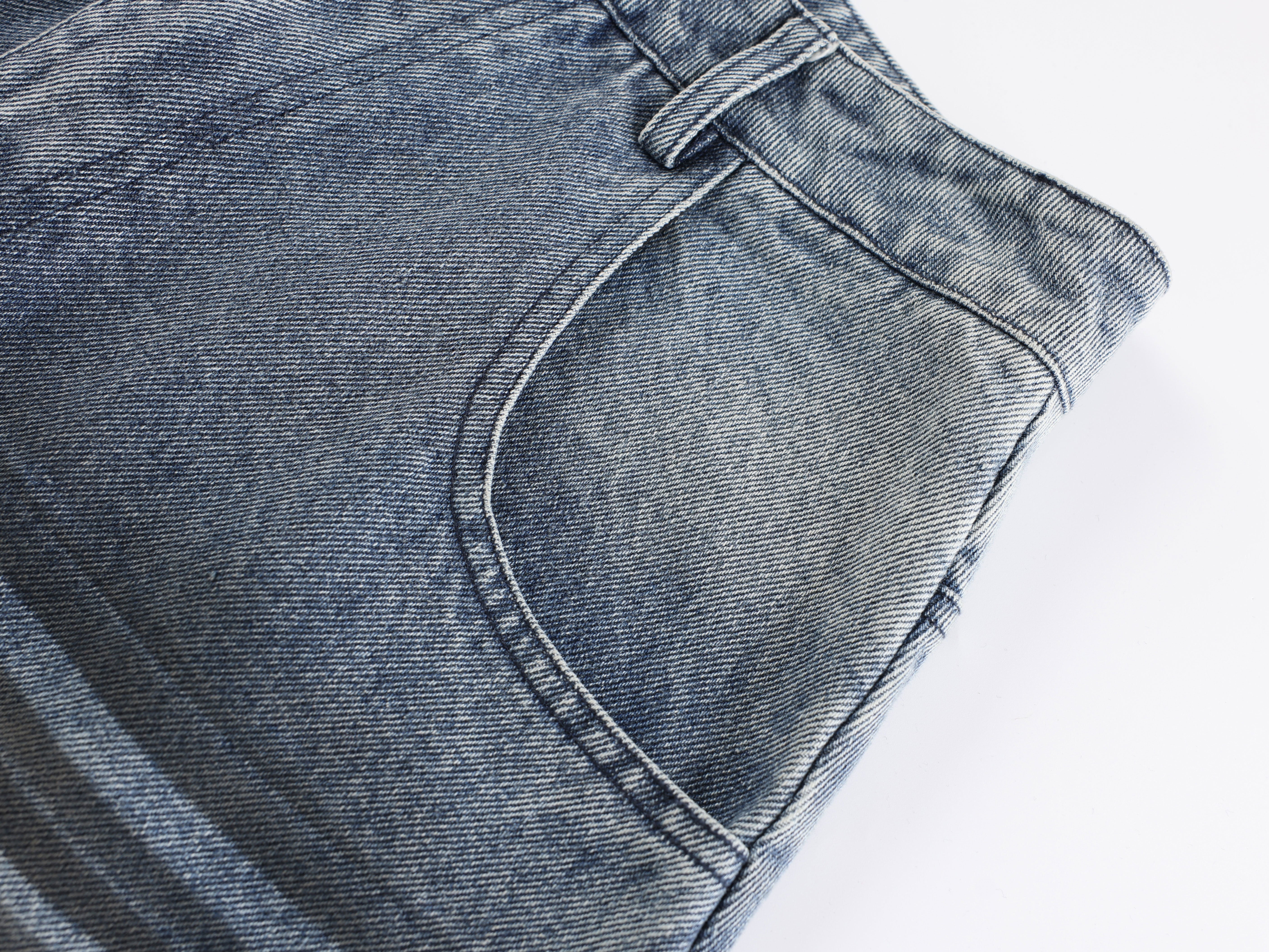 3-6-5.shop Wave-Wash Barrel Jeans