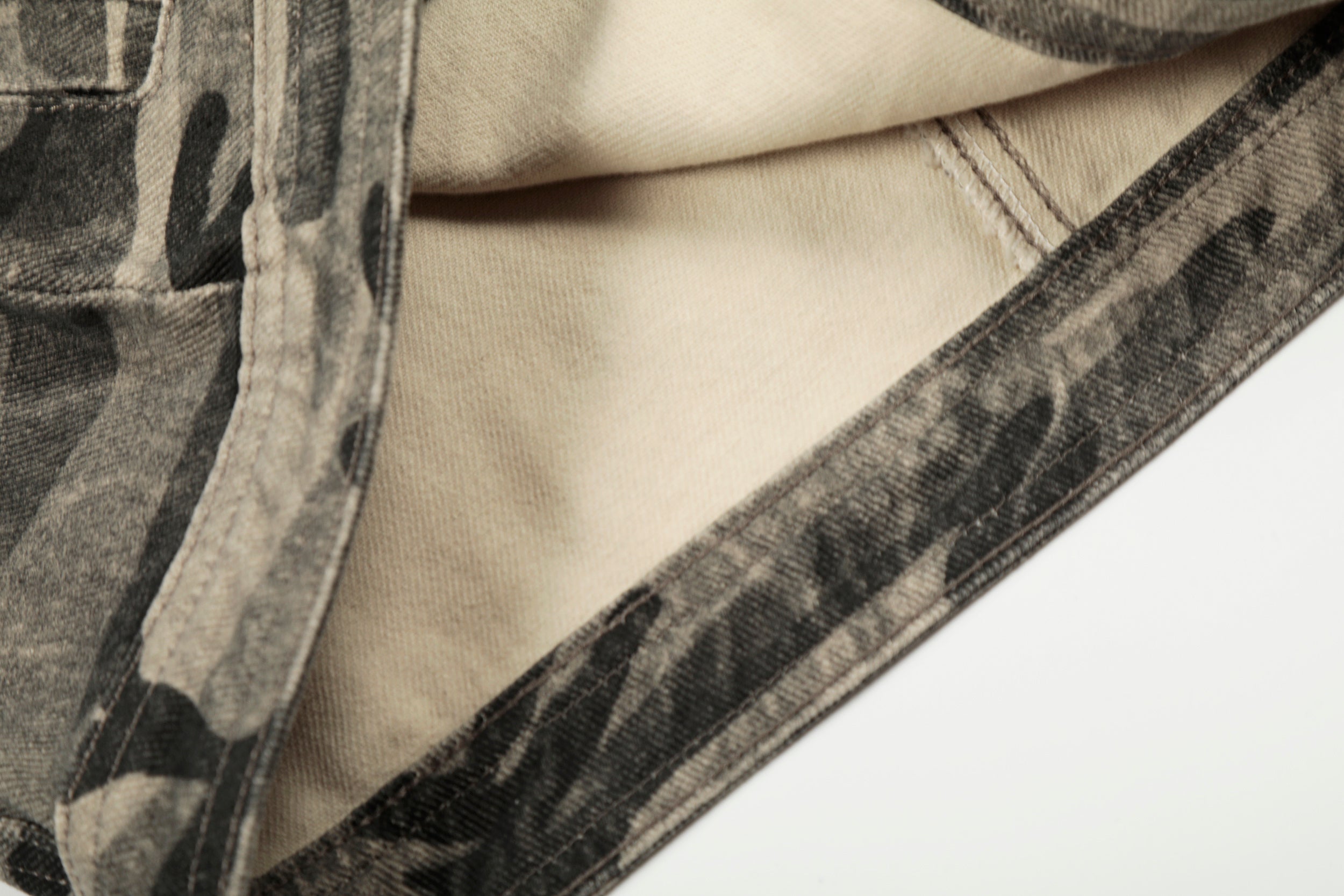3-6-5.shop Camo Badge Denim Jacket