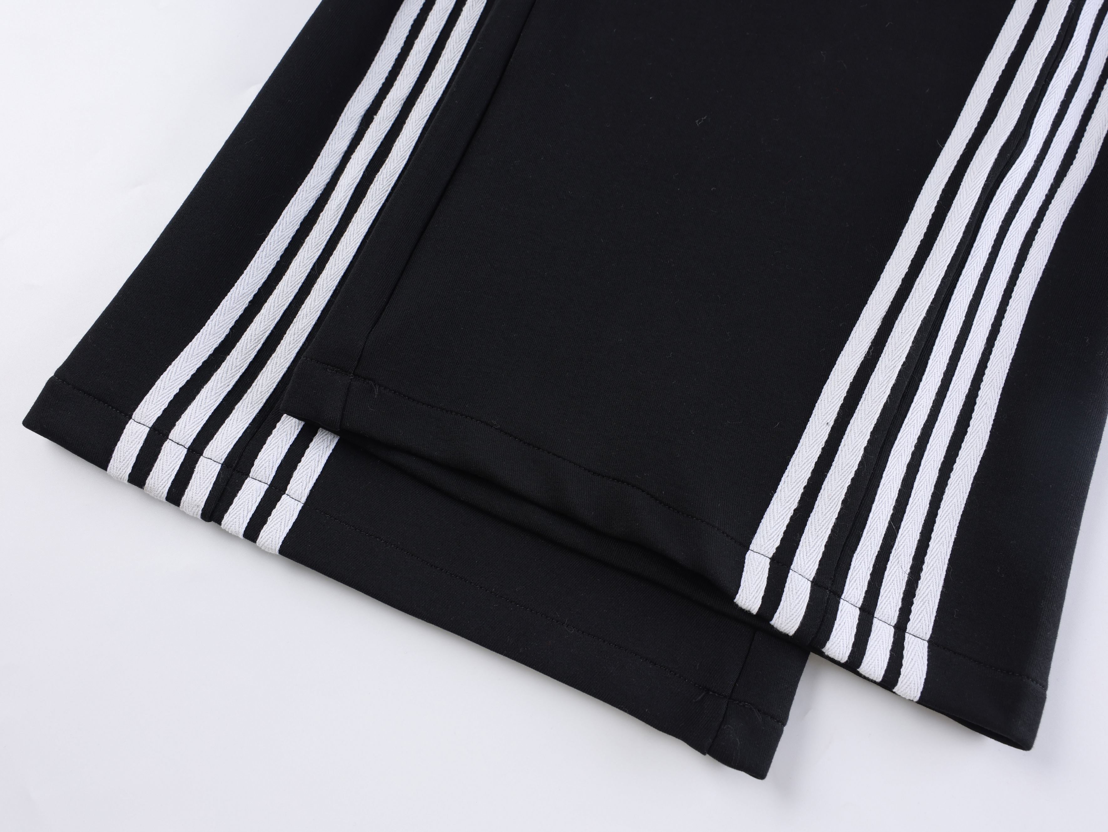 3-6-5.shop Barcode Graphic Wide-Leg Pants