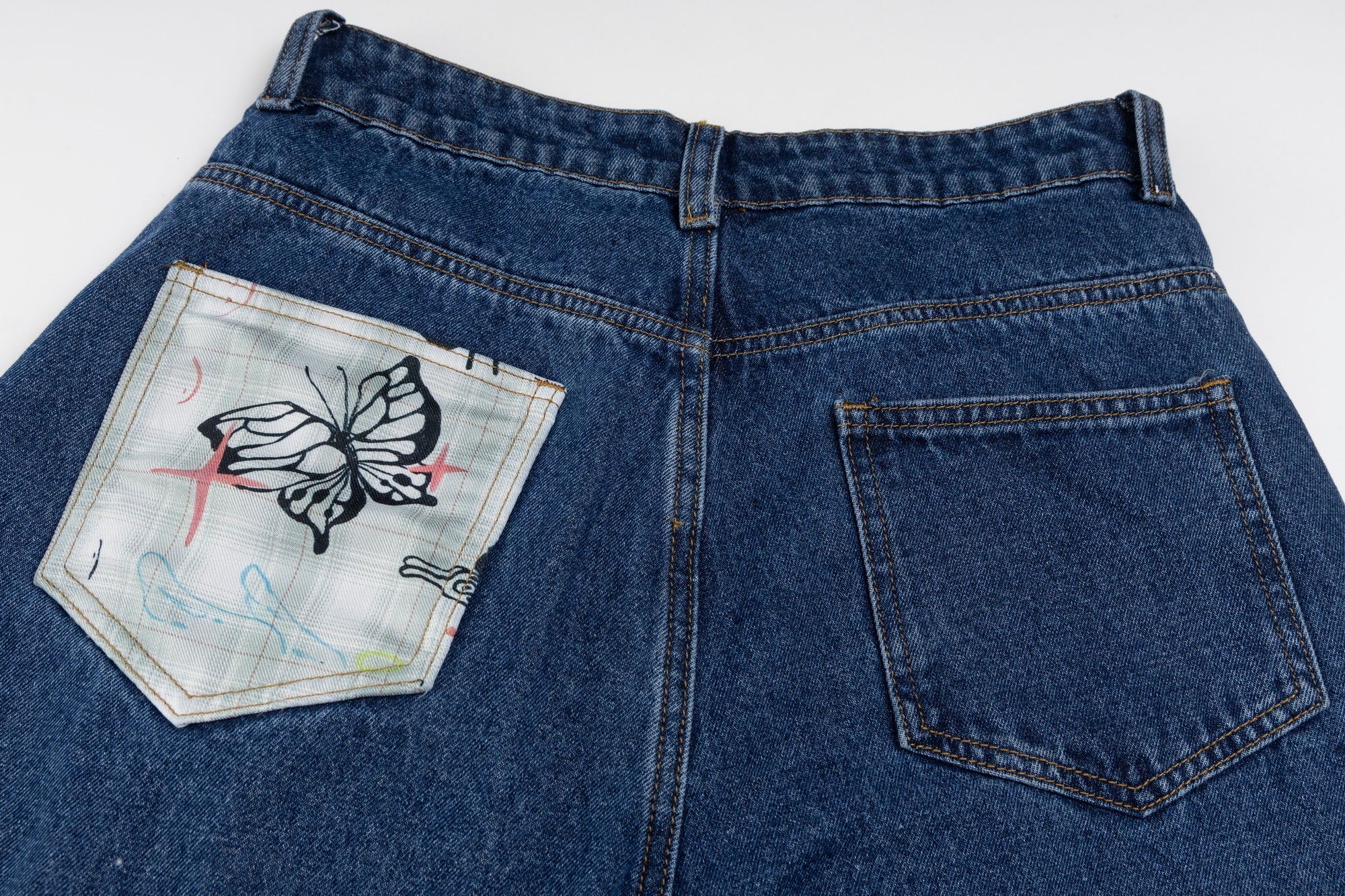 3-6-5.shop Bunny Ribbon Curved Jeans